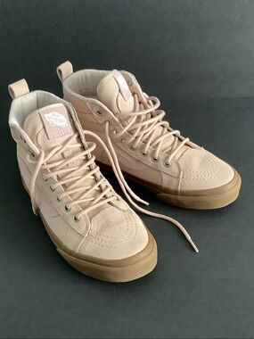 VANS WOMEN'S SK8-HI 46 MTE DX SNEAKERS Size: 7.5